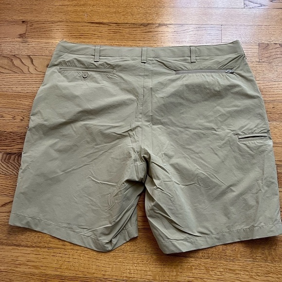 Gap Fit Drive Men’s Khaki Shorts Size 42 - Picture 2 of 4